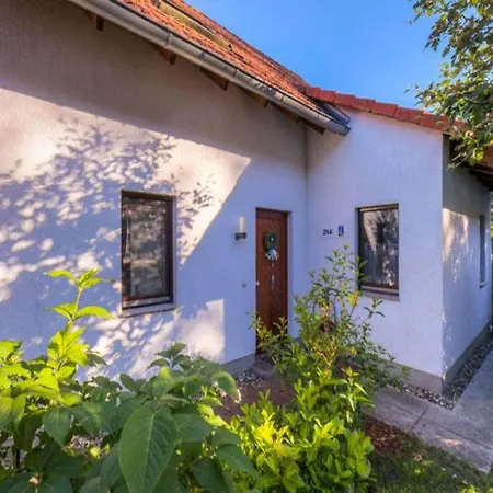 Gemuetliches Mit Garten Im Hafendorf Mueritz In Σπίτι διακοπών Rechlin