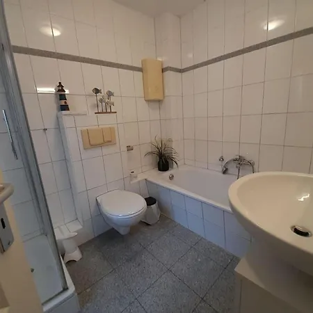 Gemuetliches Mit Garten Im Hafendorf Mueritz In * Rechlin